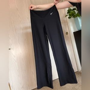 NIKE Flare Yoga Pants 🖤